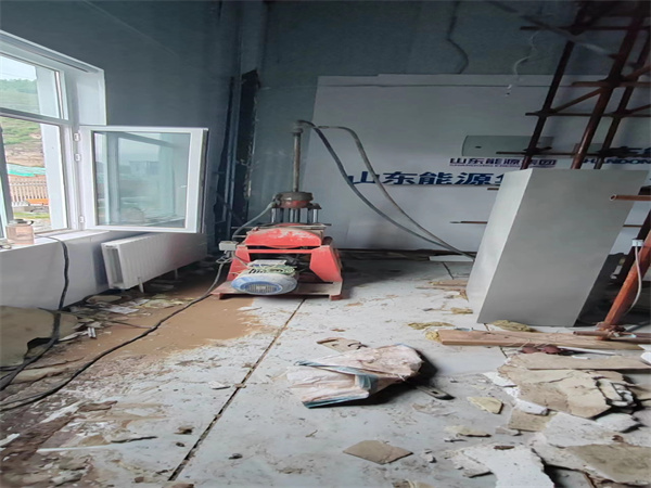 鄄城地基基础下沉墙体裂缝加固注浆顶升施工